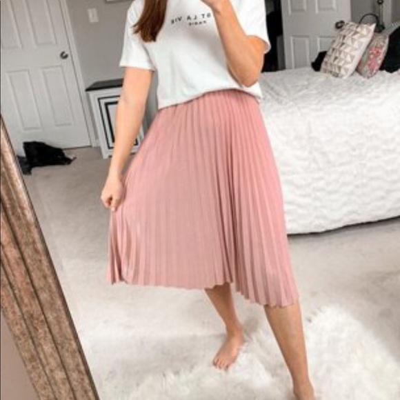 Pleated skirt - Picture 7 of 9